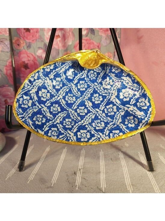 Other - DECOUPAGE CLAM SHELL DECOUPAGE BLUE PATTERN ON A CLAM SHELL TRINKET DISH